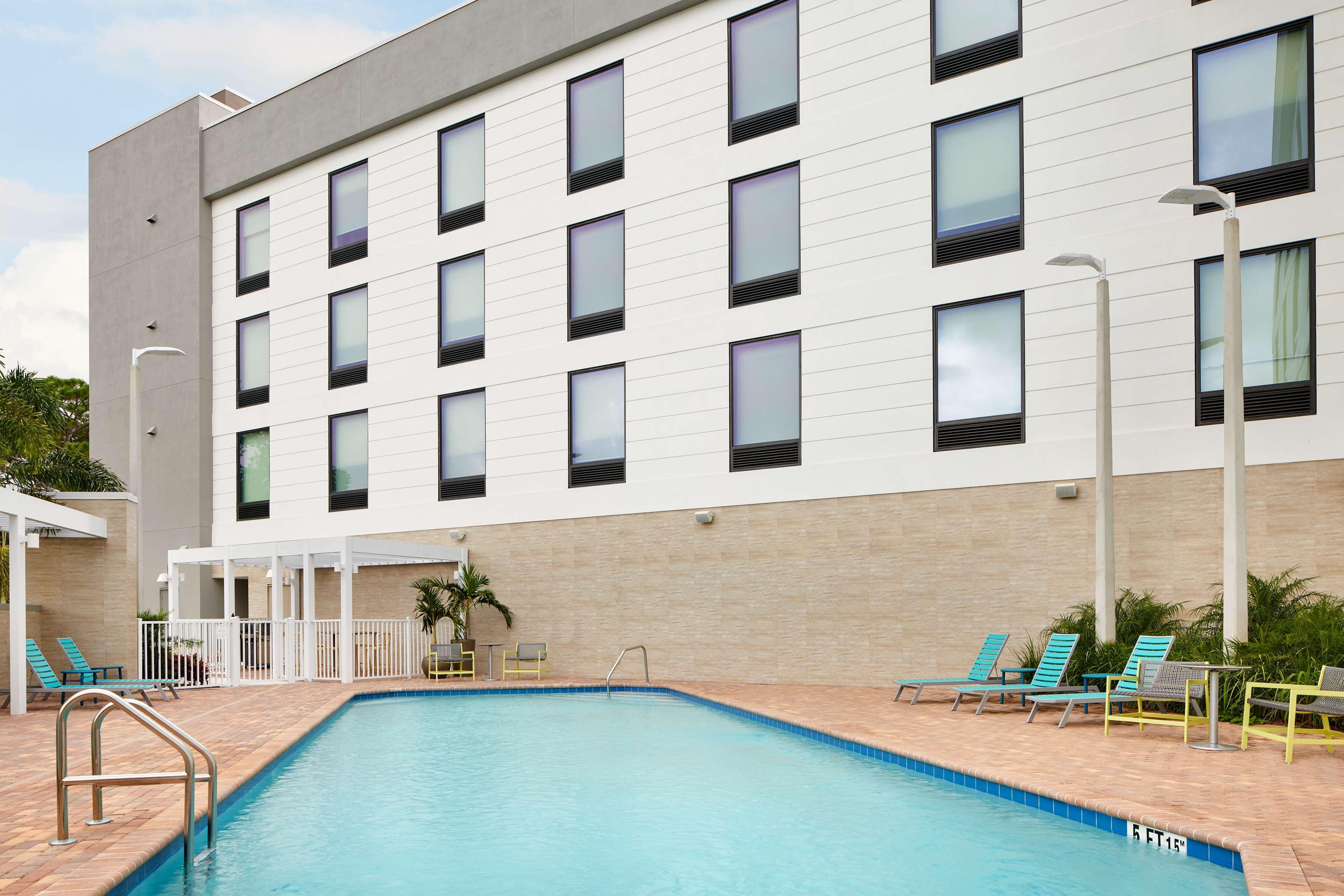 Home2 Suites By Hilton Stuart Exterior photo